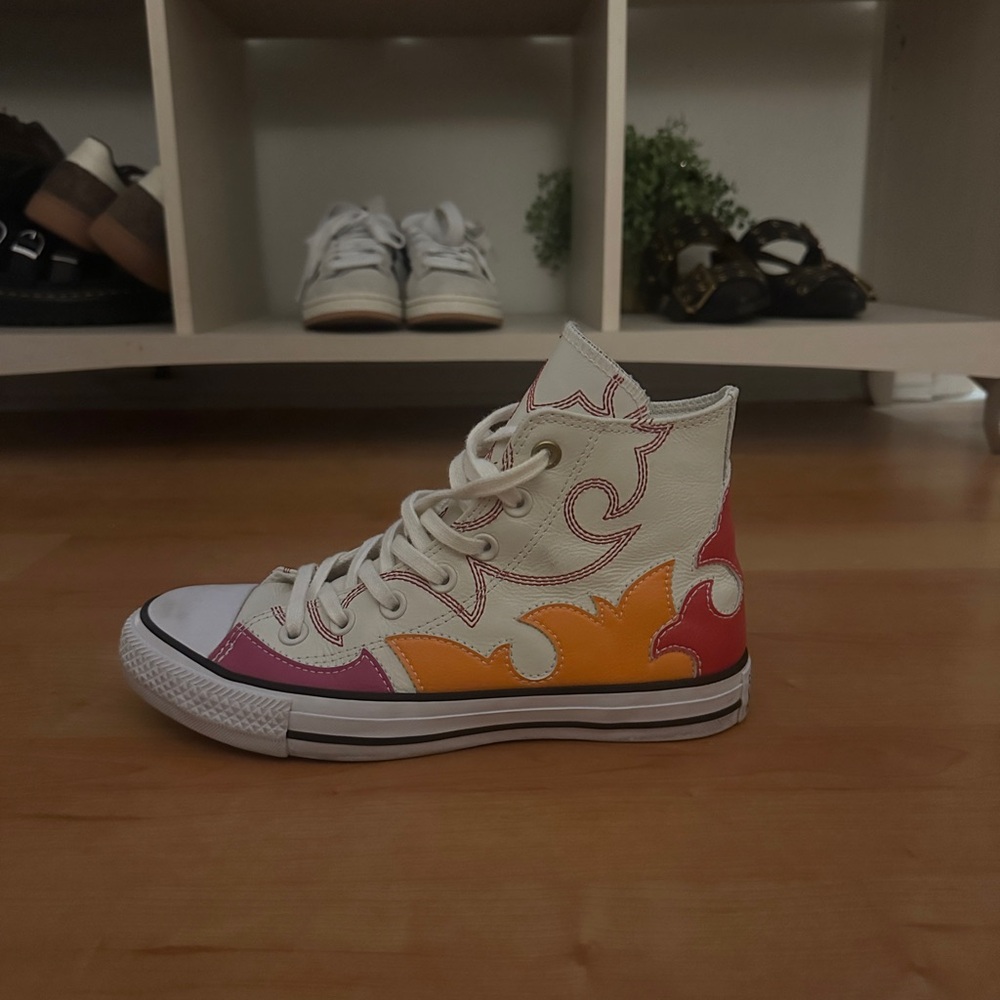 High-top Converse